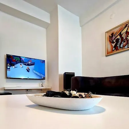 Dagosami - Luxury 2 Bedroom 70m2 Apartment Skopje